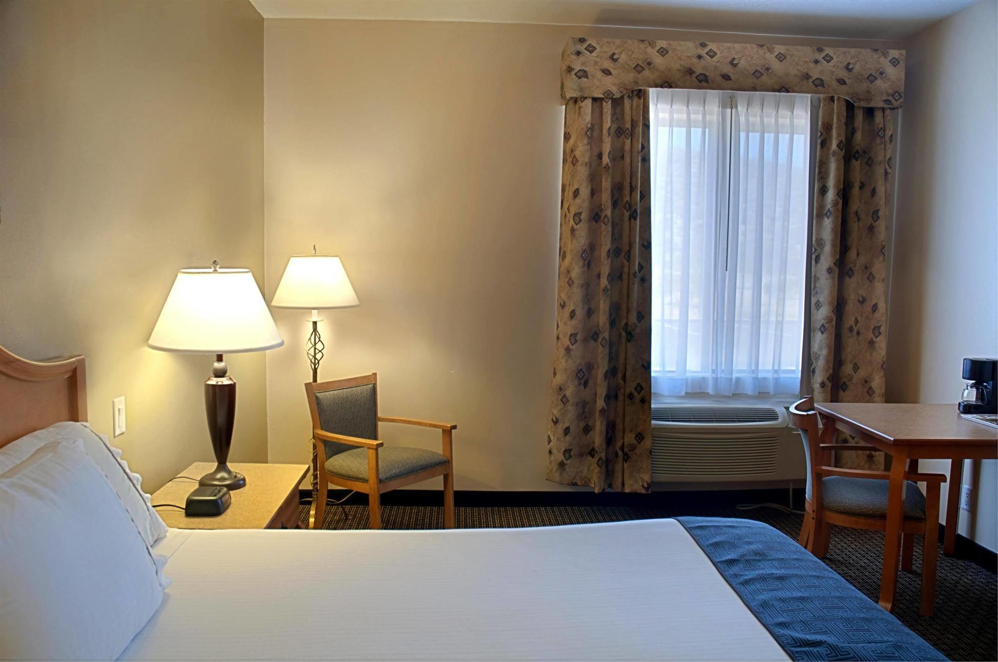 Grand Hotel, A Baymont By Wyndham Tombstone